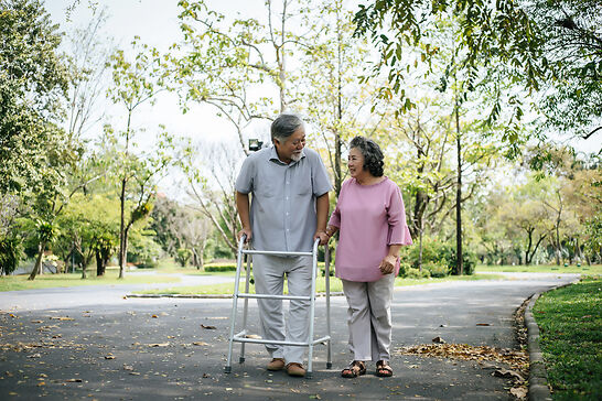 Ultimate Guide: 8 Mobility Devices for Seniors to Get Around Easily