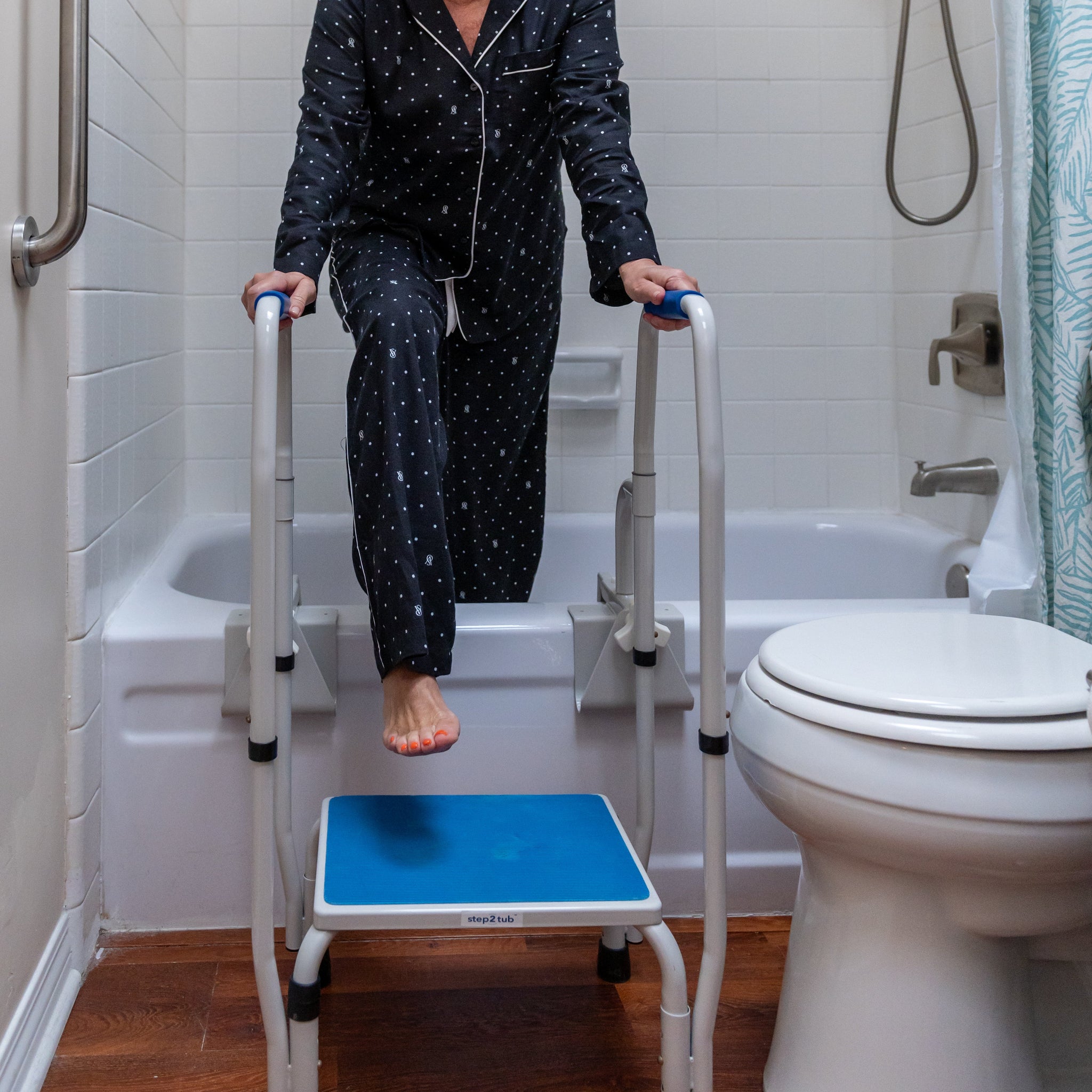 Bathtub Step Stool With Handles | Step2tub